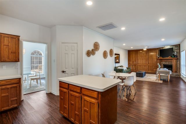 6814 Silver Lake Drive, Rowlett, TX 75089