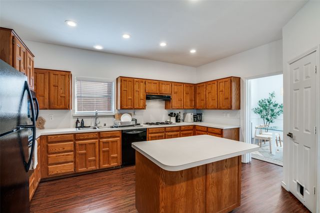 6814 Silver Lake Drive, Rowlett, TX 75089