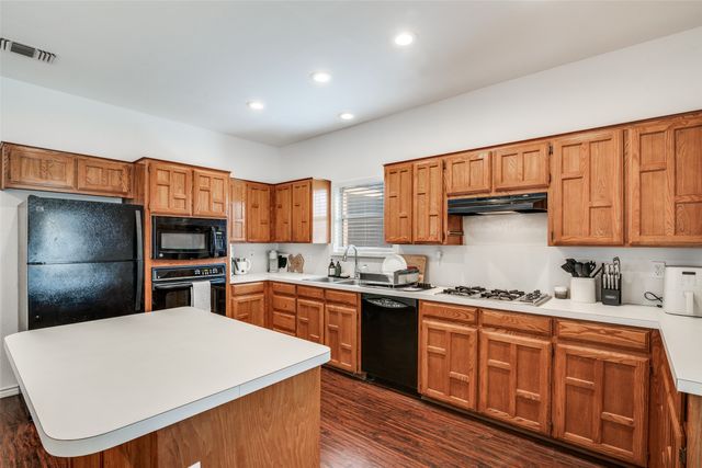 6814 Silver Lake Drive, Rowlett, TX 75089