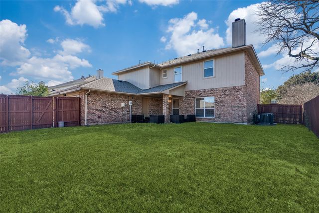 6814 Silver Lake Drive, Rowlett, TX 75089