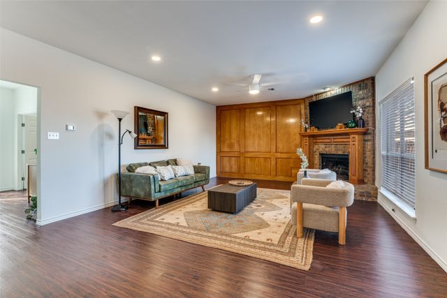6814 Silver Lake Drive, Rowlett, TX 75089