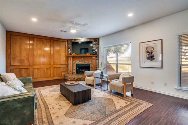 6814 Silver Lake Drive, Rowlett, TX 75089
