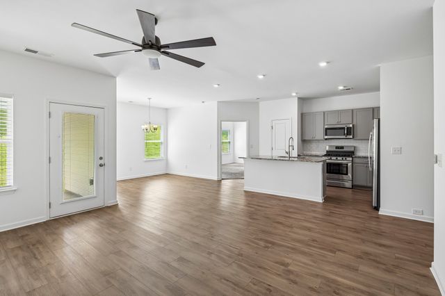 536 Morgan Meadows Way, Columbia, TN 38401