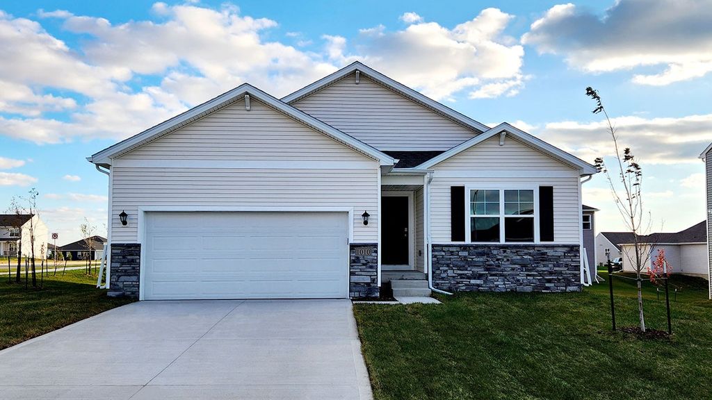 2607 Chan Drive, Adel, IA 50003