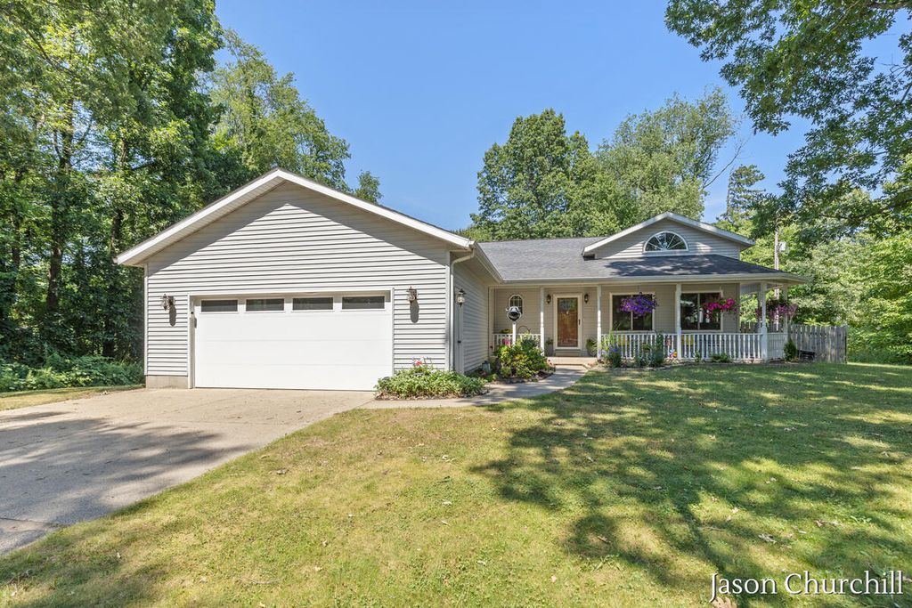 8731 Leonard Street, Coopersville, MI 49404