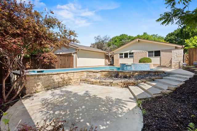 10528 Swallow Lane, Dallas, TX 75218