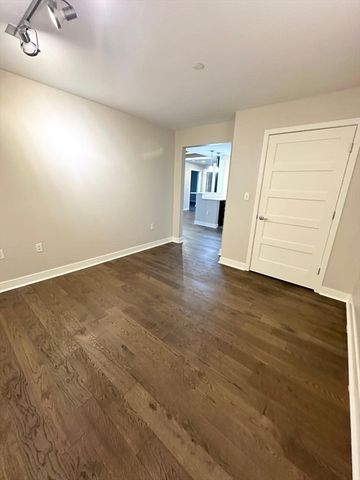 130 John Street 355, Lowell, MA 01852