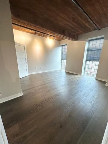 130 John Street 355, Lowell, MA 01852
