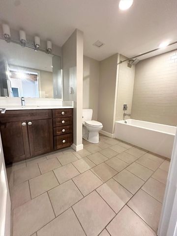 130 John Street 355, Lowell, MA 01852