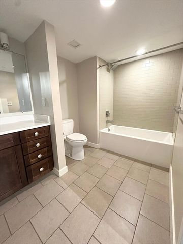130 John Street 355, Lowell, MA 01852