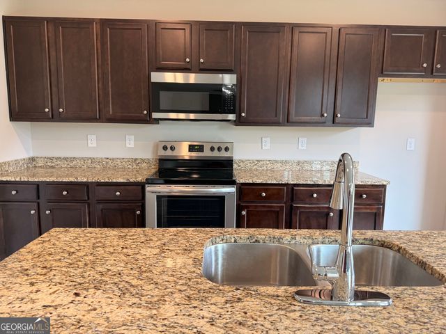 254 Hamilton Pointe Drive, Mcdonough, GA 30253