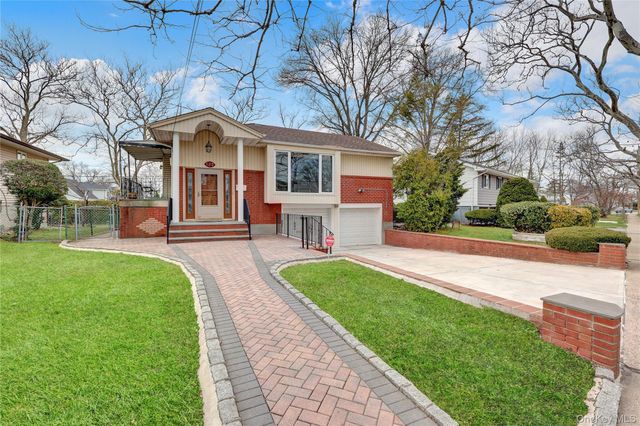125 Marcus Avenue, New Hyde Park, NY 11040