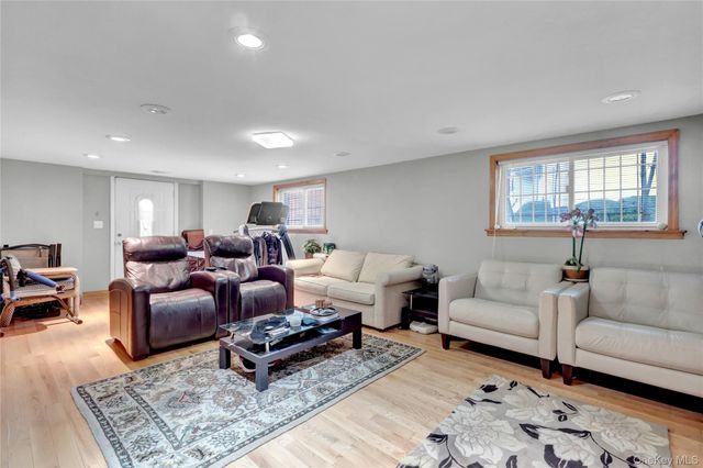 125 Marcus Avenue, New Hyde Park, NY 11040