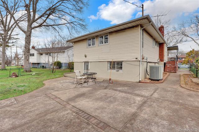 125 Marcus Avenue, New Hyde Park, NY 11040