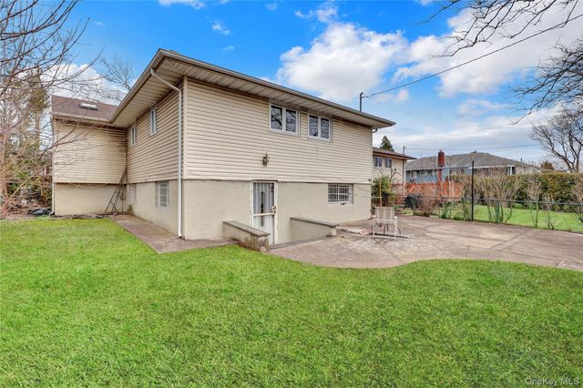 125 Marcus Avenue, New Hyde Park, NY 11040