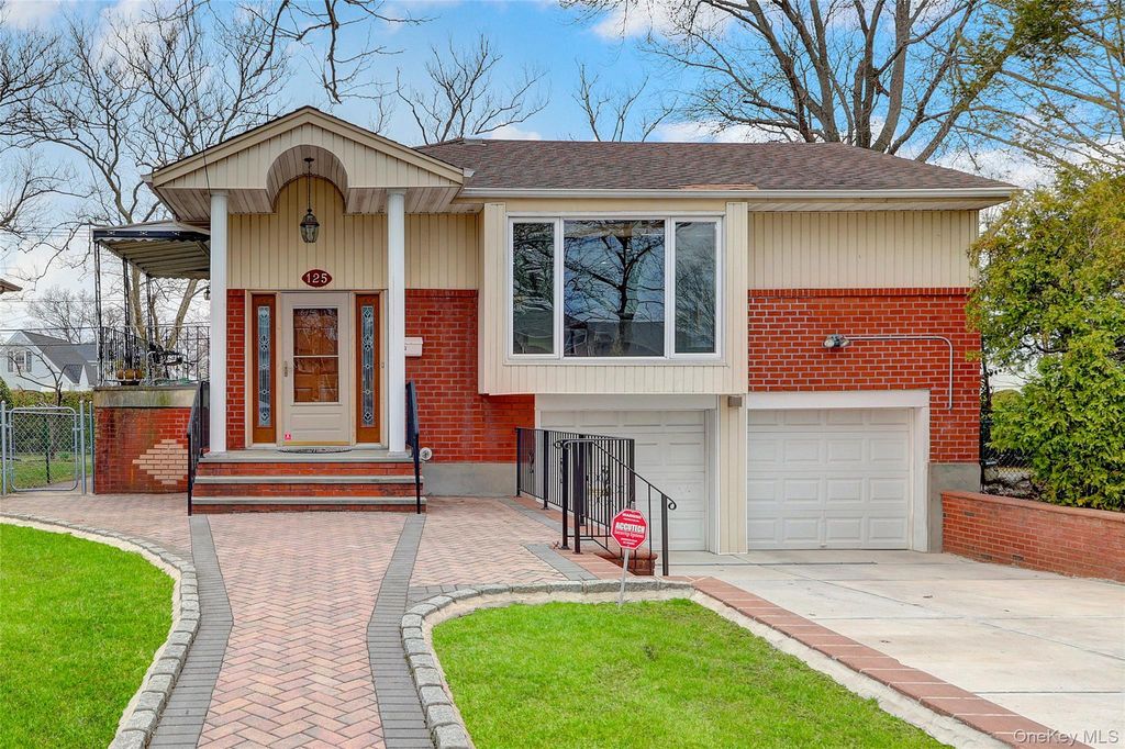 125 Marcus Avenue, New Hyde Park, NY 11040