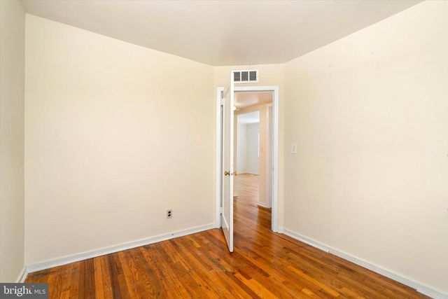 251 LILLIAN AVE, Hamilton, NJ 08610