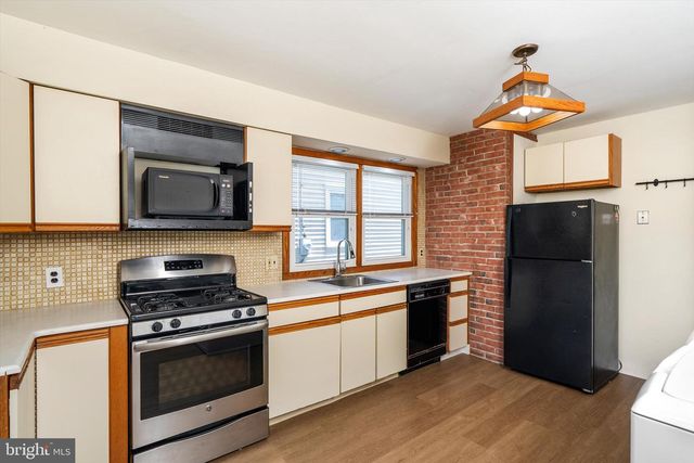 251 LILLIAN AVE, Hamilton, NJ 08610