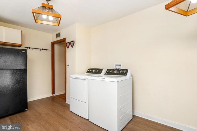 251 LILLIAN AVE, Hamilton, NJ 08610