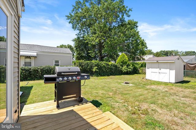 251 LILLIAN AVE, Hamilton, NJ 08610