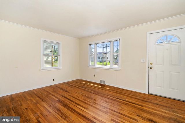 251 LILLIAN AVE, Hamilton, NJ 08610