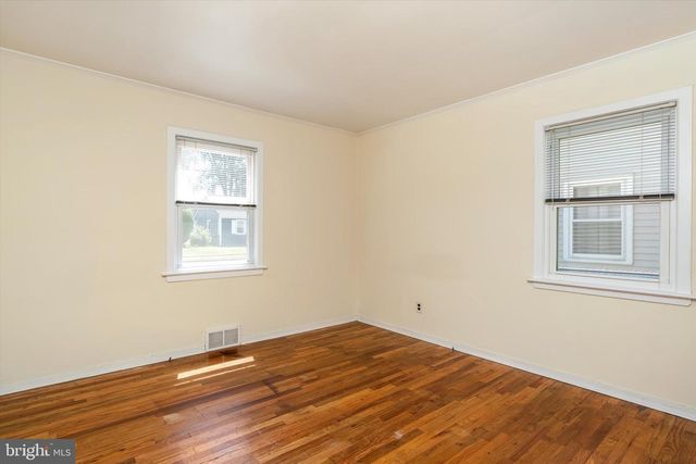 251 LILLIAN AVE, Hamilton, NJ 08610