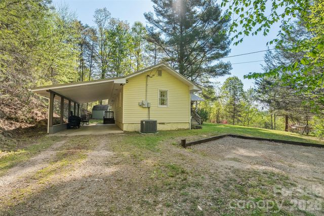 144 Bent Pine Drive, Waynesville, NC 28785
