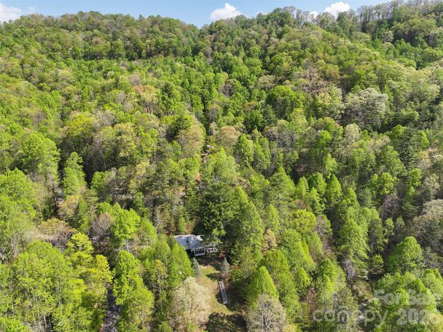 144 Bent Pine Drive, Waynesville, NC 28785