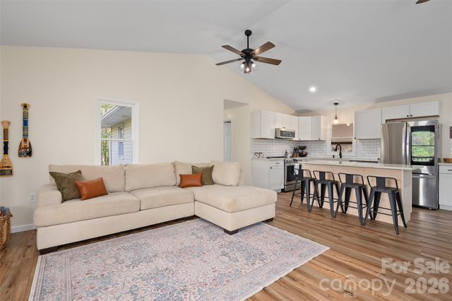 144 Bent Pine Drive, Waynesville, NC 28785