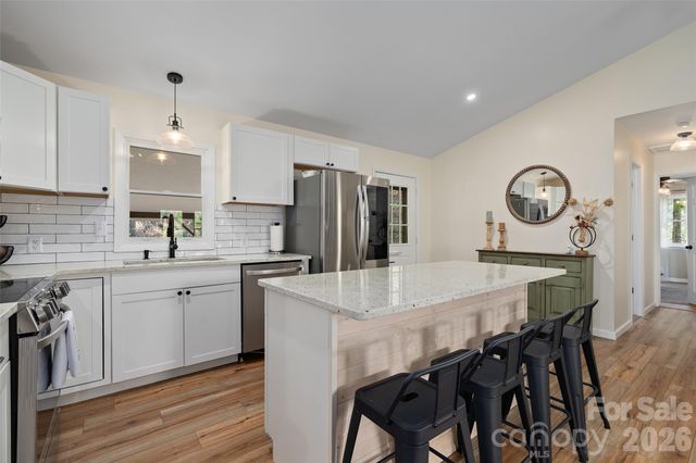 144 Bent Pine Drive, Waynesville, NC 28785
