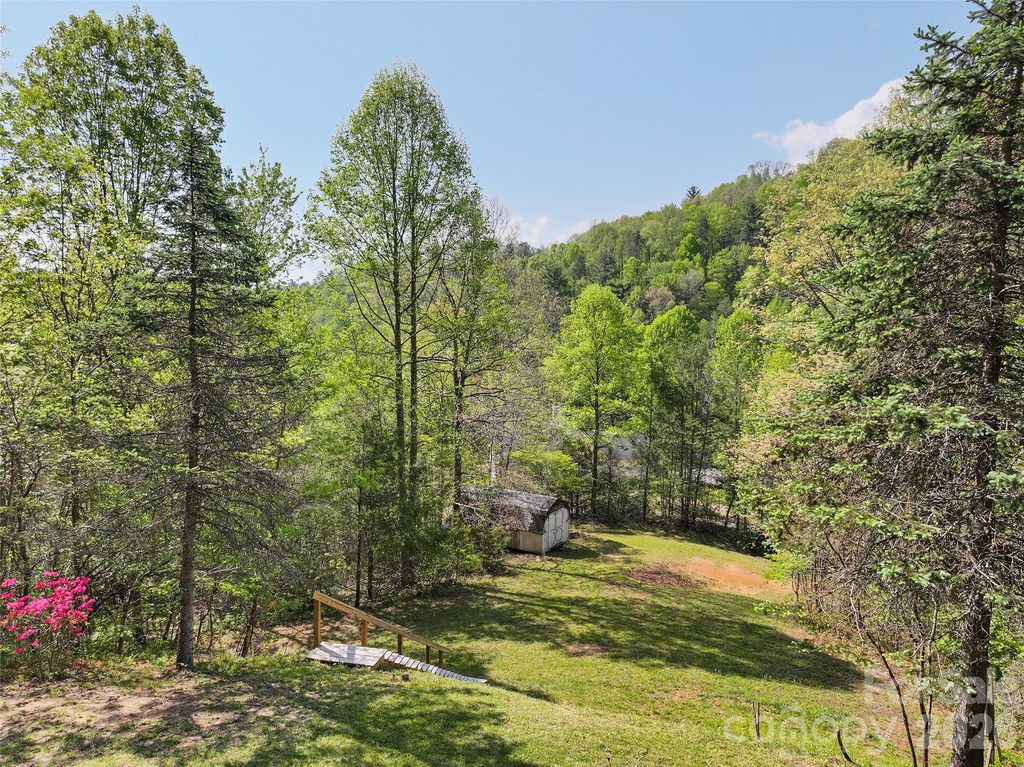 144 Bent Pine Drive, Waynesville, NC 28785