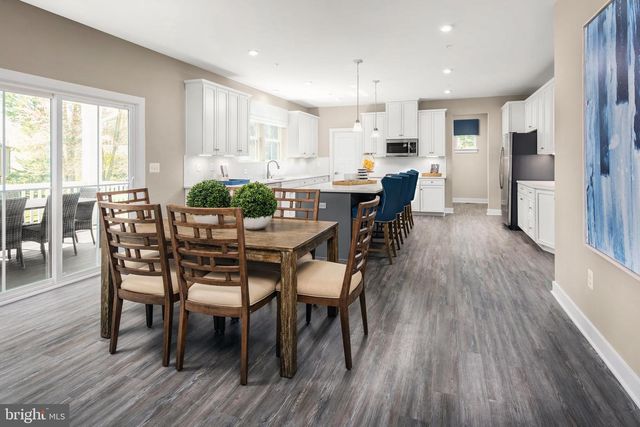 1814 CARACAS BLVD, Martinsburg, WV 25403