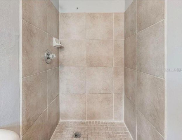 7807 GARRISON STREET, Tampa, FL 33617