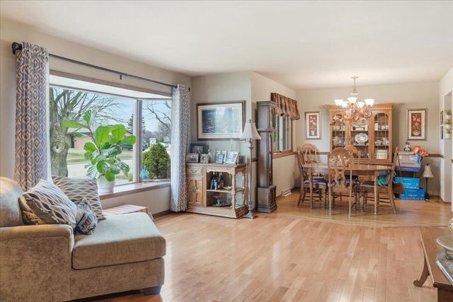 649 Edgewood DRIVE, Burlington, WI 53105