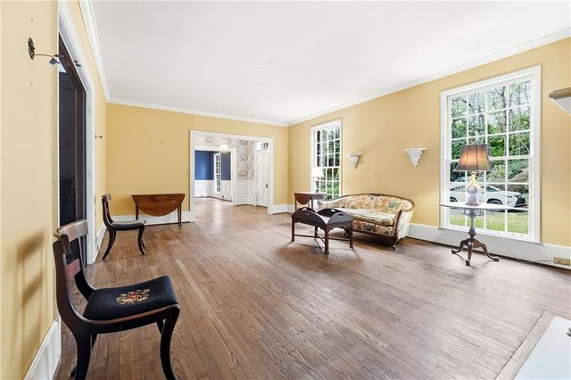 956 W Wesley Road NW, Atlanta, GA 30327