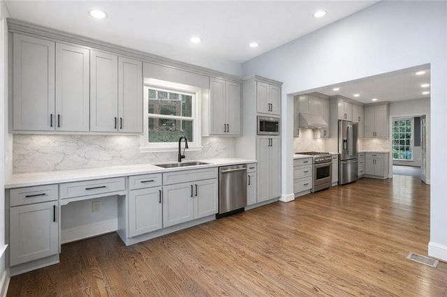 956 W Wesley Road NW, Atlanta, GA 30327