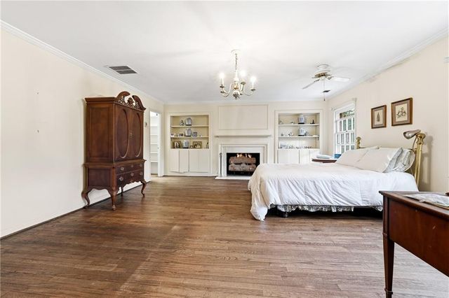 956 W Wesley Road NW, Atlanta, GA 30327