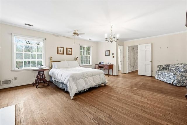 956 W Wesley Road NW, Atlanta, GA 30327