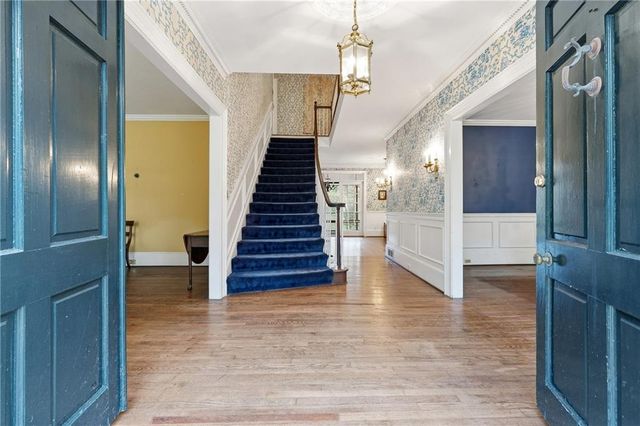 956 W Wesley Road NW, Atlanta, GA 30327