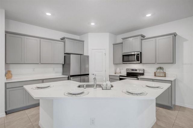 2555 BENDING BONSAI DRIVE, Wesley Chapel, FL 33543