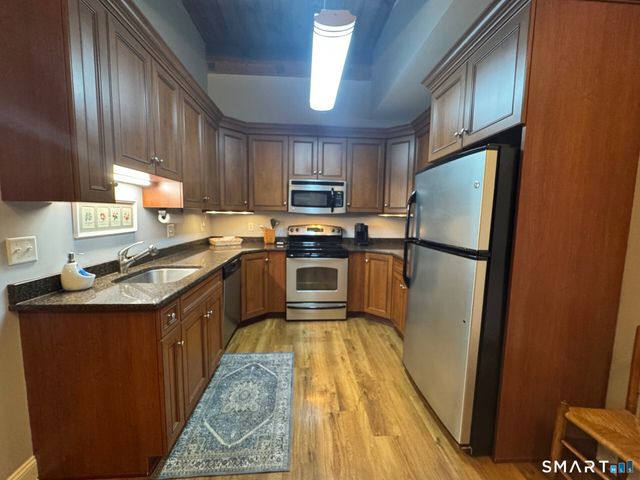 10 Main Street 107, Berlin, CT 06037