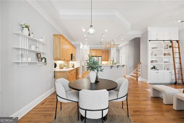 1048 Emory Parc Place, Decatur, GA 30033