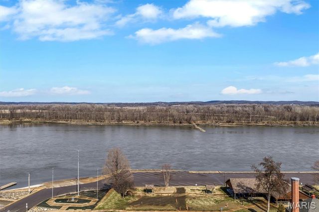 10 W Front Street, Washington, MO 63090