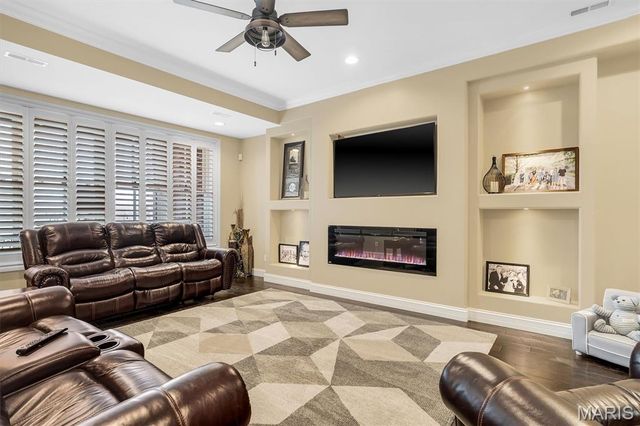 10 W Front Street, Washington, MO 63090