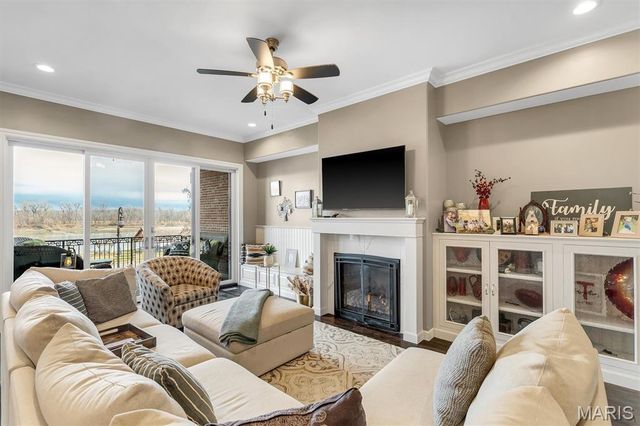 10 W Front Street, Washington, MO 63090