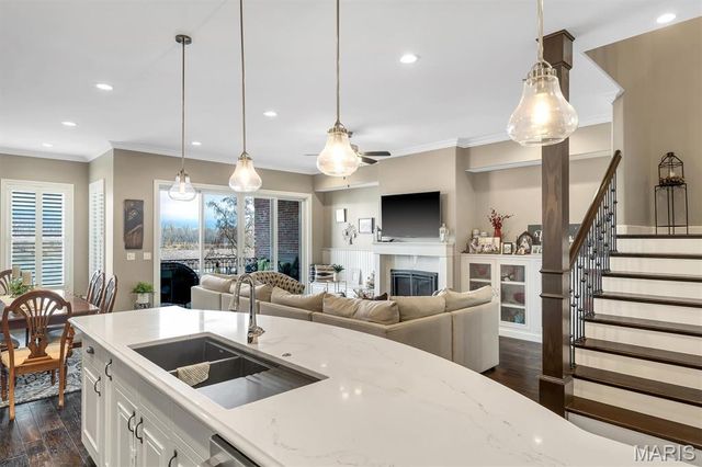 10 W Front Street, Washington, MO 63090