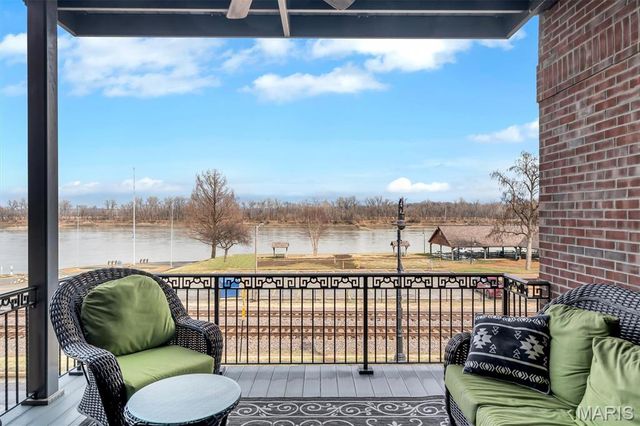 10 W Front Street, Washington, MO 63090