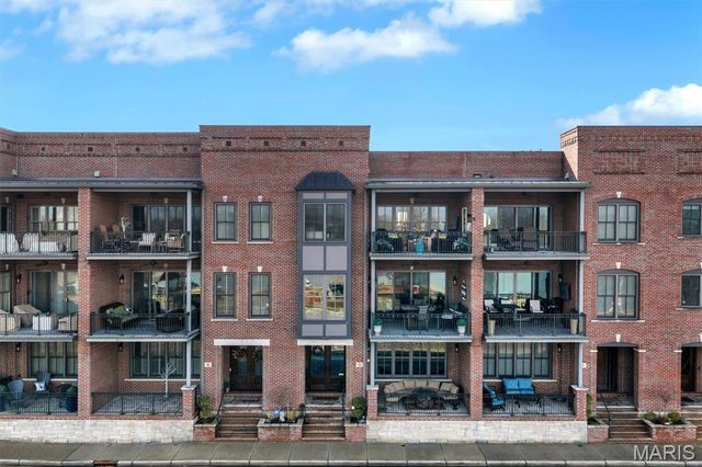 10 W Front Street, Washington, MO 63090