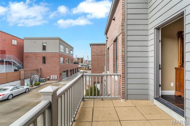 10 W Front Street, Washington, MO 63090