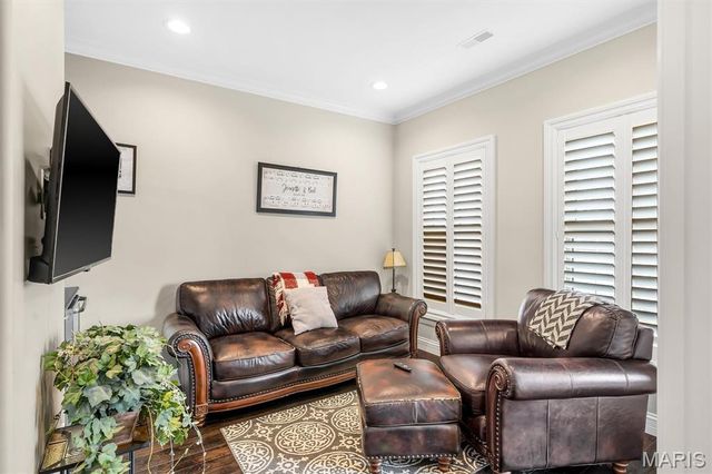 10 W Front Street, Washington, MO 63090